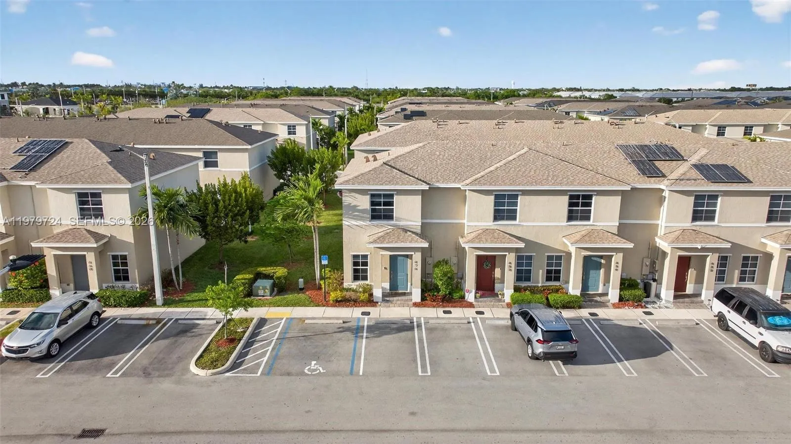 Foto de propiedad en 476 NE 4th Lane, Florida City, FL 33034 Florida City con MLS# 