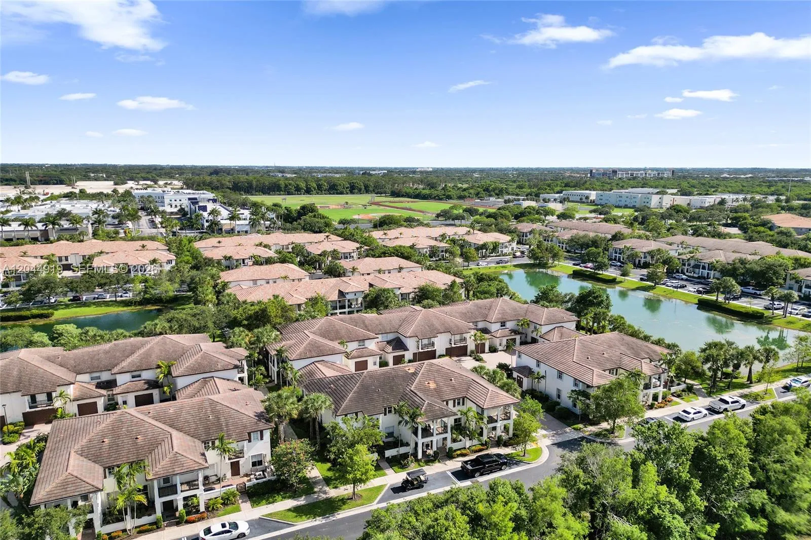 Foto de propiedad en 4760 Mimosa Place 1015, Coconut Creek, FL 33073 Coconut Creek con MLS# 