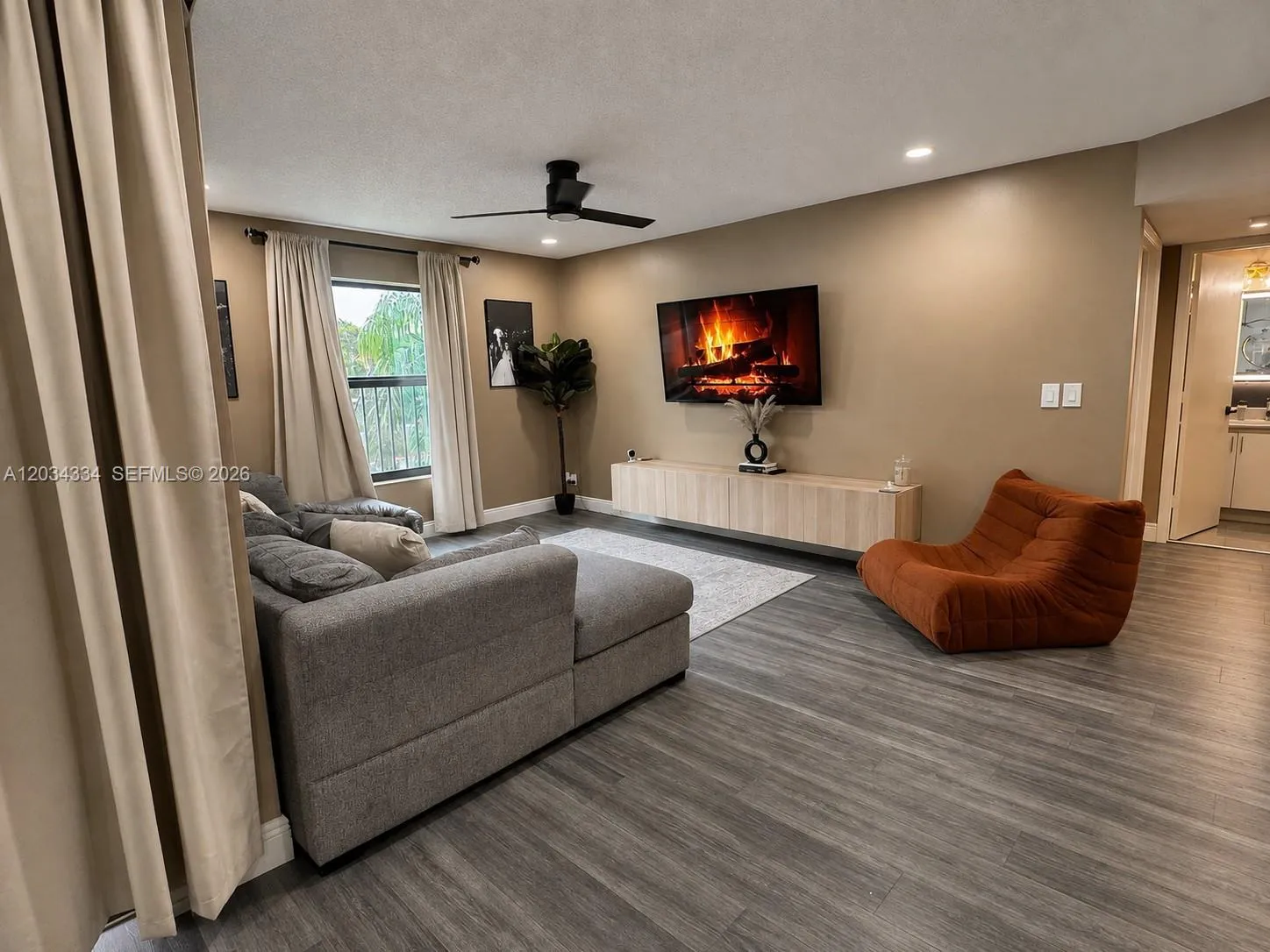 Foto de propiedad en 4761 NW 22nd Street 42111, Coconut Creek, FL 33063 Coconut Creek con MLS# 