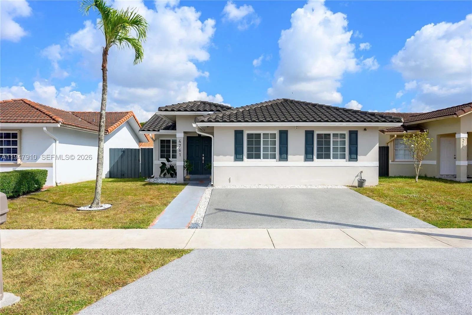 Foto de propiedad en 4761 SW 146th Avenue, Miami, FL 33175 Miami con MLS# 
