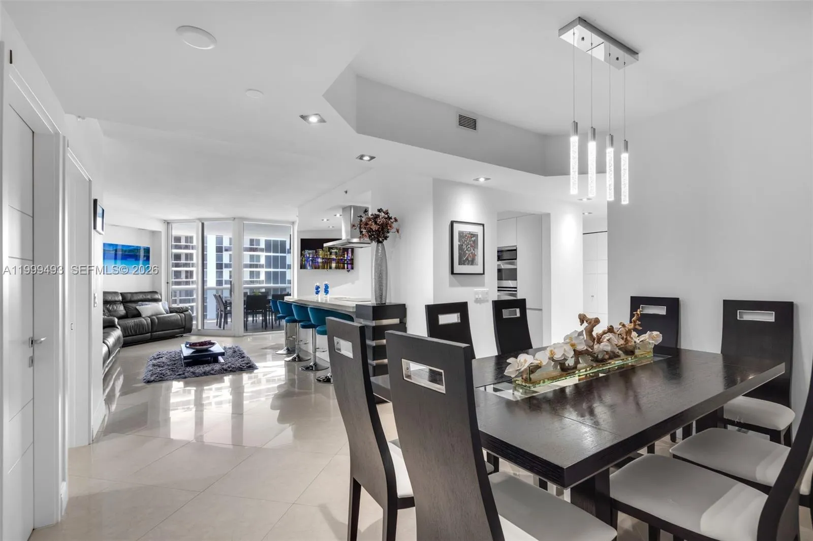 Foto de propiedad en 4775 Collins Avenue 3608, Miami Beach, FL 33140 Miami Beach con MLS# 