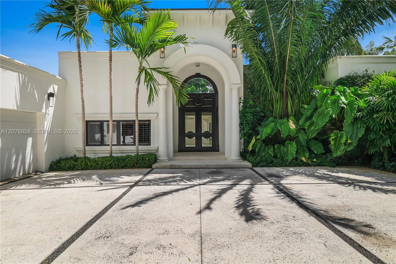 Foto de propiedad en 4775 SW 85th Street, Miami, FL 33166 Miami con MLS# 