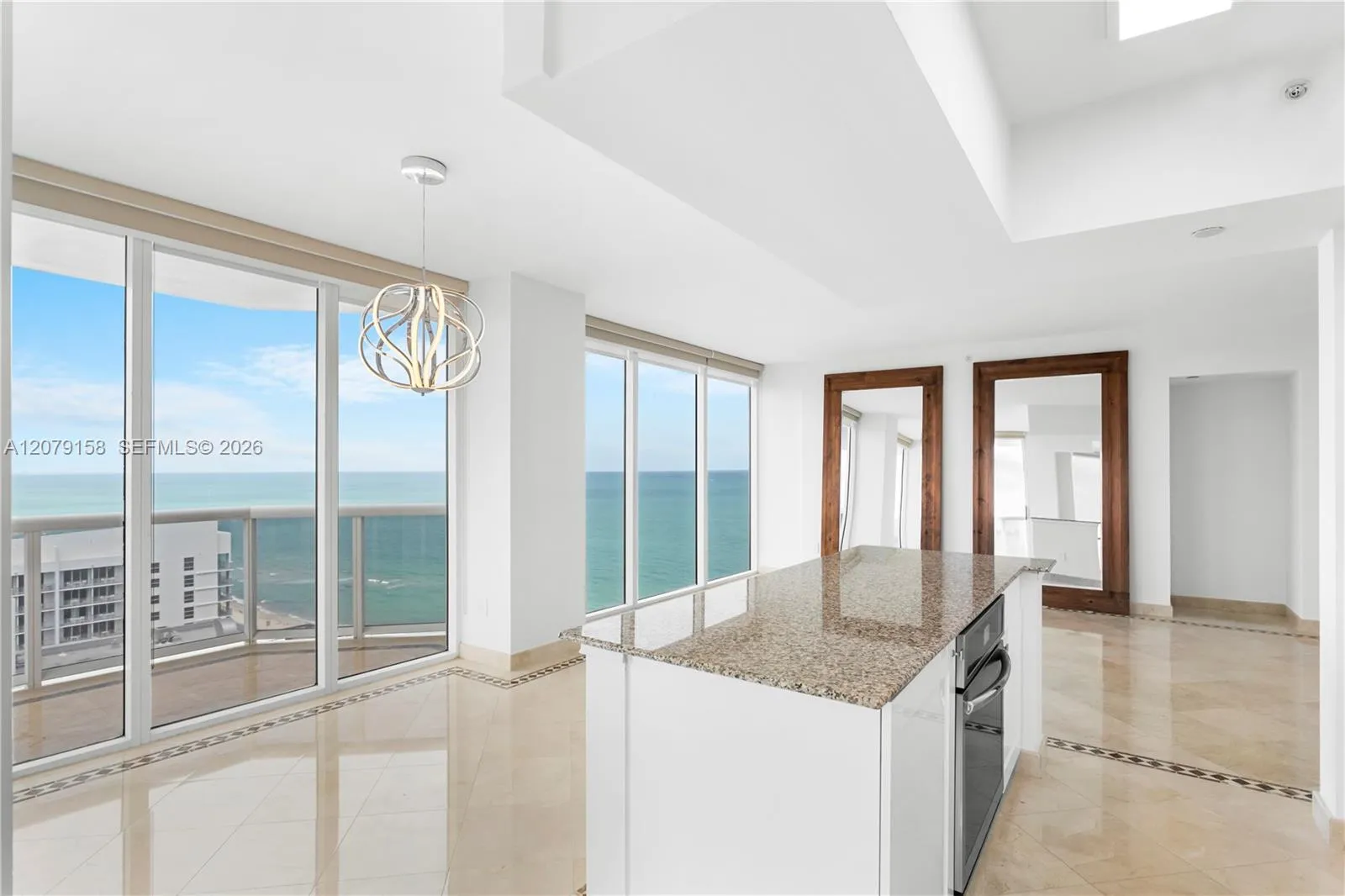 Foto de propiedad en 4779 Collins Avenue 2707, Miami Beach, FL 33140 Miami Beach con MLS# 