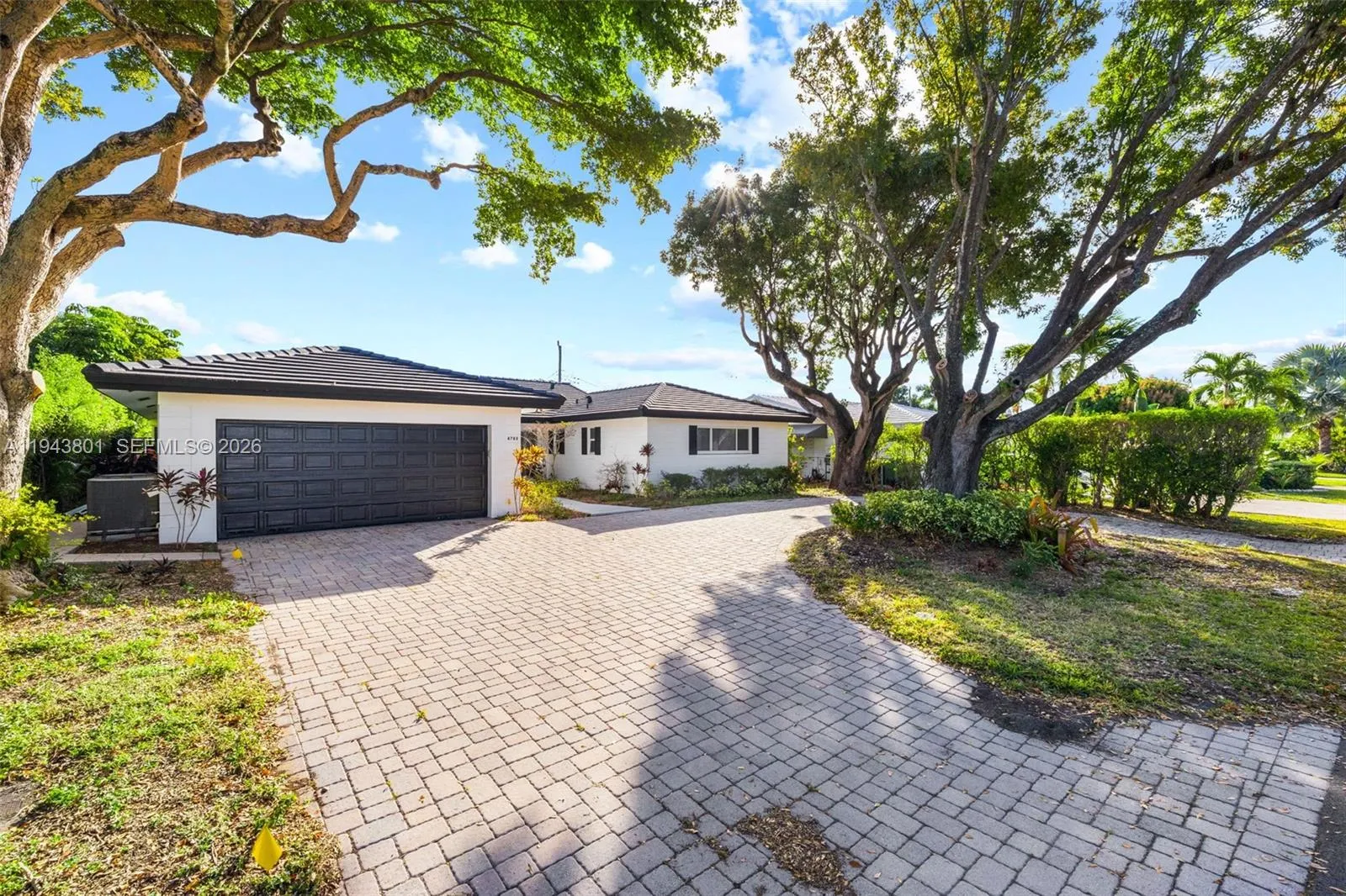 Foto de propiedad en 4780 NE 28th Avenue, Fort Lauderdale, FL 33308 Fort Lauderdale con MLS# 