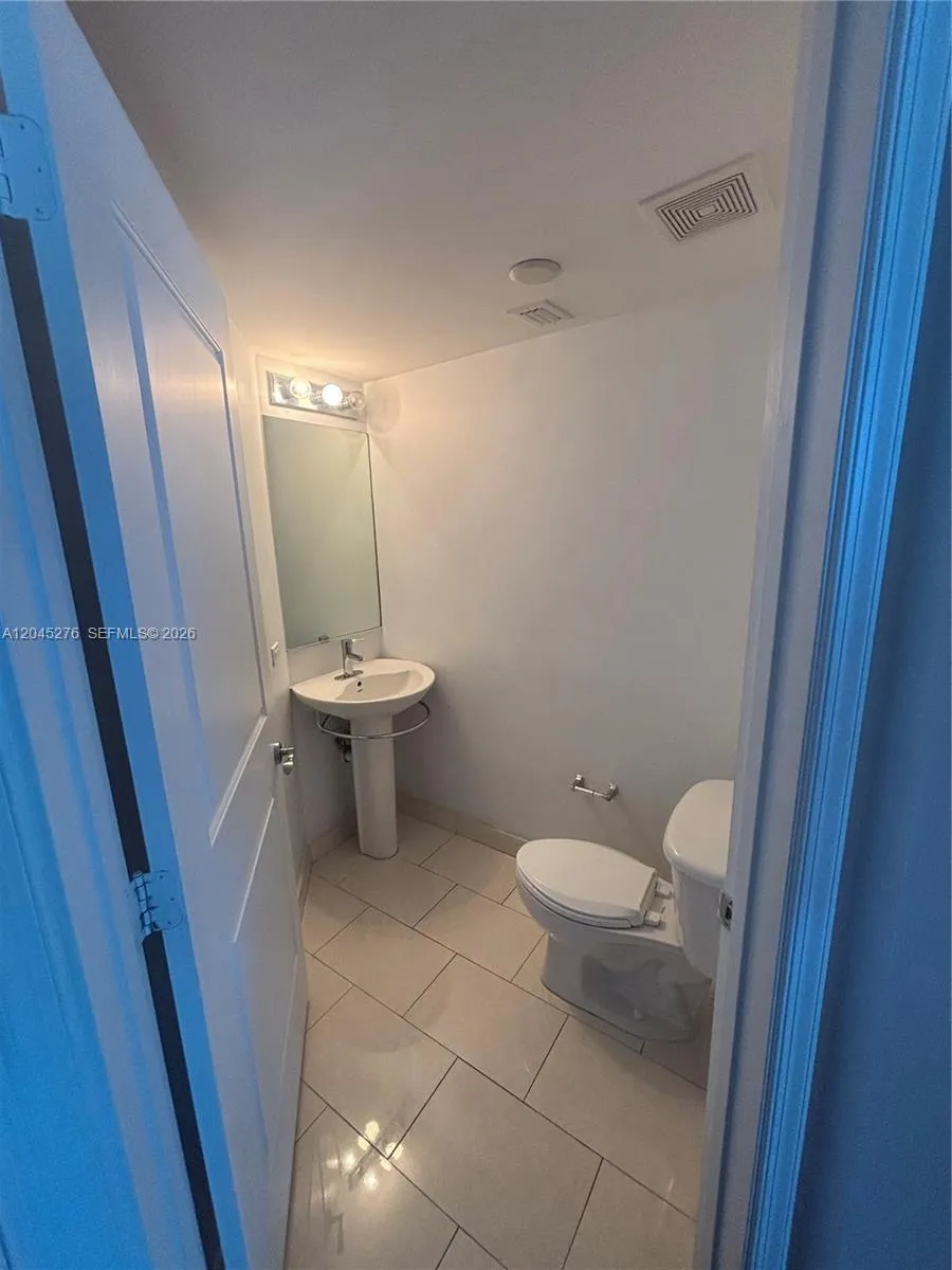 Foto de propiedad en 480 NE 30th Street 1004, Miami, FL 33137 Miami con MLS# 