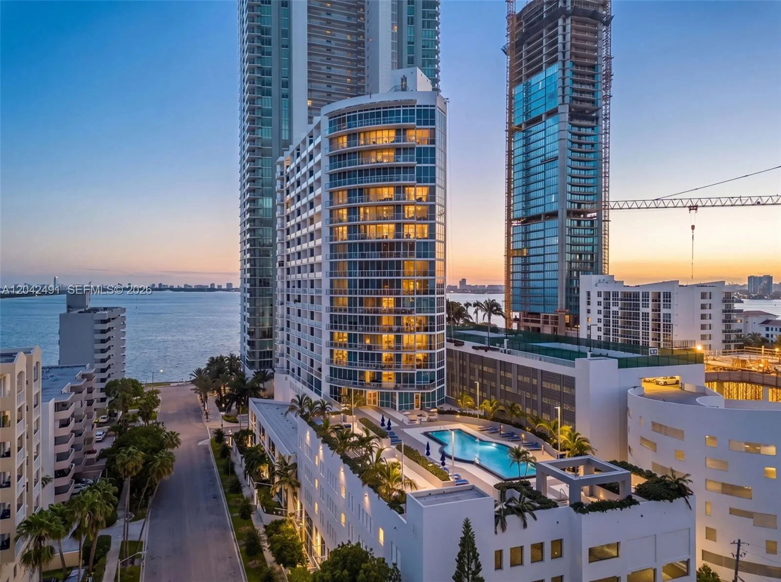 Foto de propiedad en 480 NE 30th Street 1807, Miami, FL 33137 Miami con MLS# 