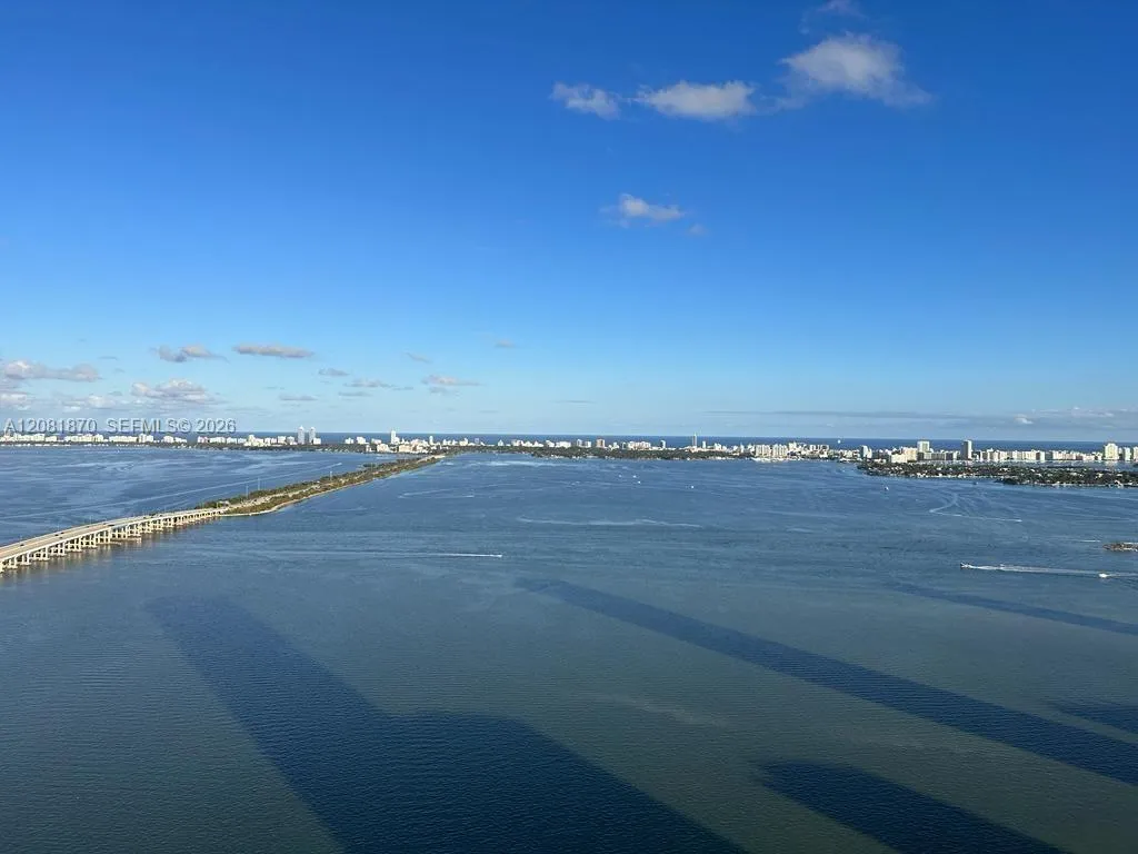 Foto de propiedad en 480 NE 31st Street 4601, Miami, FL 33137 Miami con MLS# 