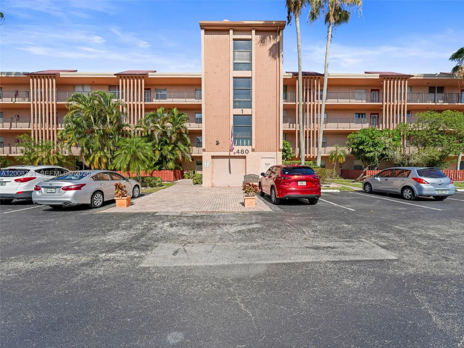 Foto de propiedad en 480 NW 76th Avenue 102, Margate, FL 33063 Margate con MLS# 