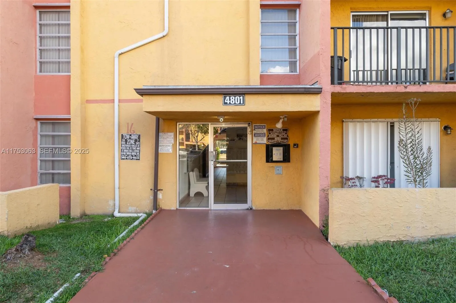 Foto de propiedad en 4801 NW 7th Street 109-16, Miami, FL 33126 Miami con MLS# 