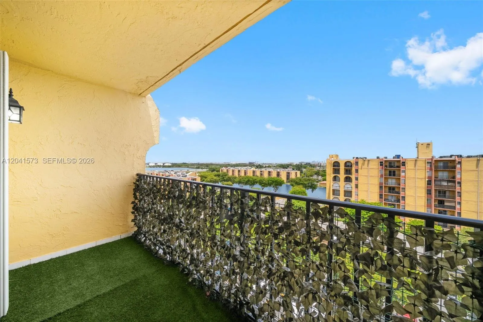 Vendido 4801 NW 7th Street 803-16, Miami, FL 33126, Miami, FL 33126