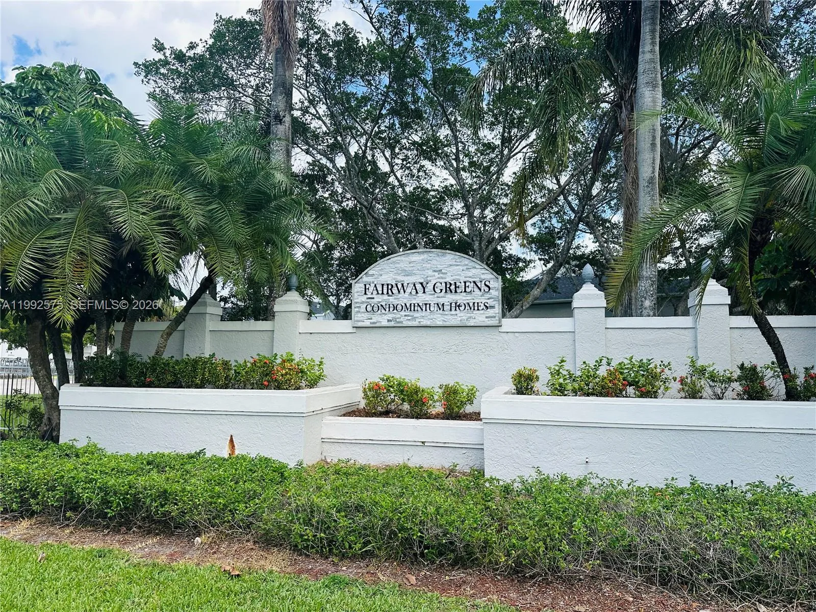 Foto de propiedad en 481 SW 113th Way 481, Pembroke Pines, FL 33025 Pembroke Pines con MLS# 