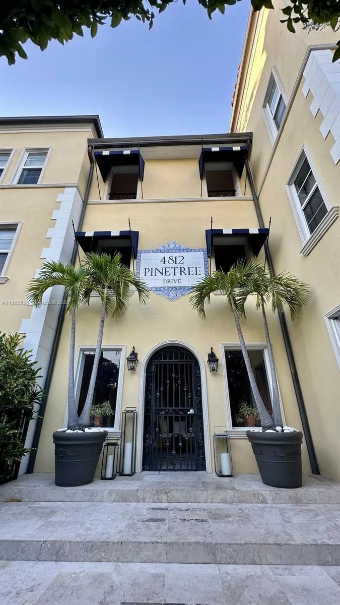 En Venta 4812 Pine Tree Drive 204, Miami Beach, FL 33140, Miami Beach, FL 33140