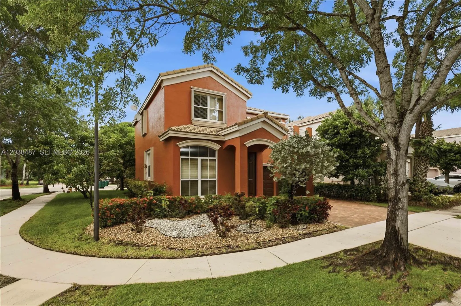 Foto de propiedad en 4813 SW 155th Terrace, Miramar, FL 33027 Miramar con MLS# 