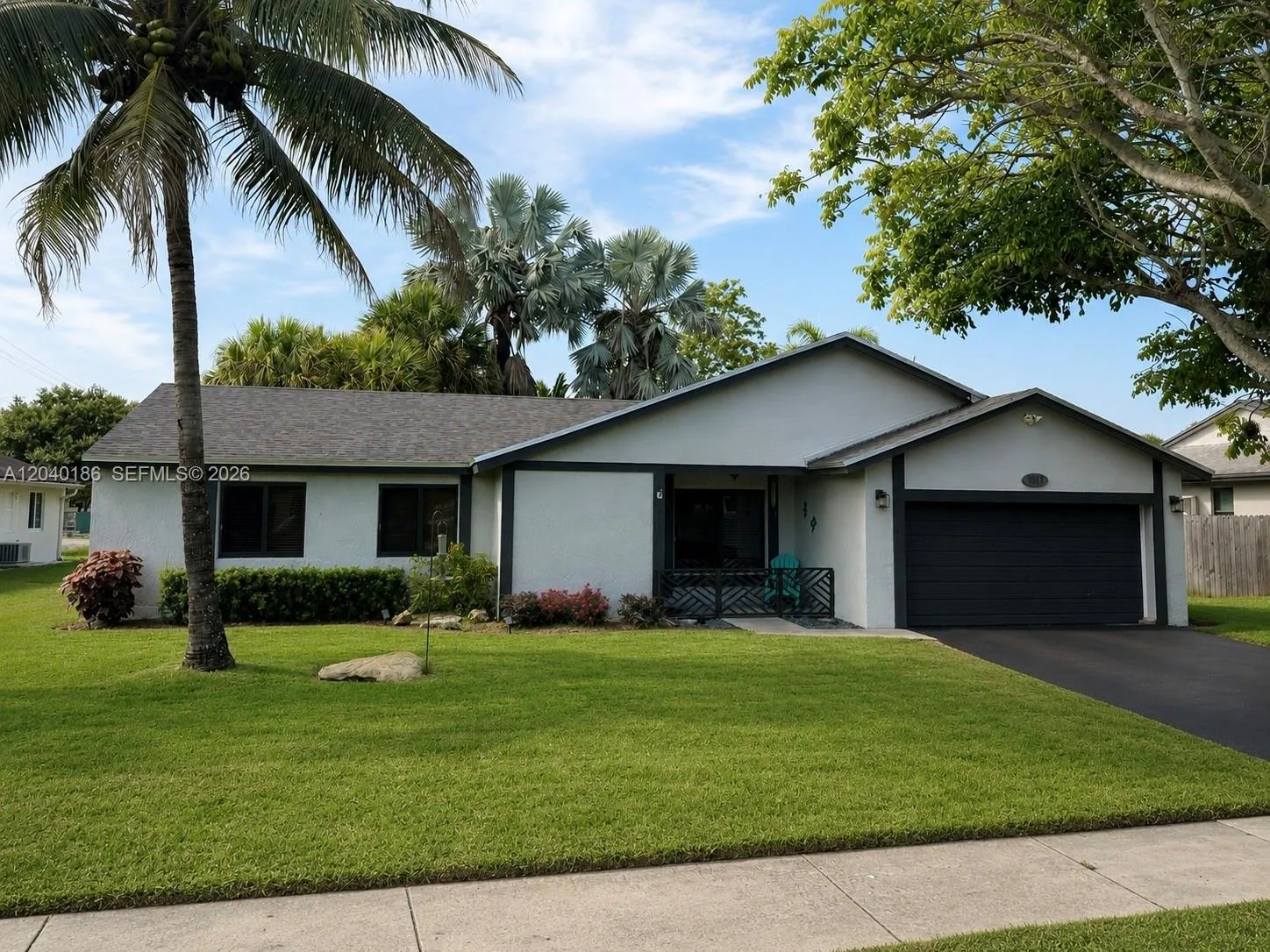 Foto de propiedad en 4817 SW 120th Avenue, Cooper City, FL 33330 Cooper City con MLS# 