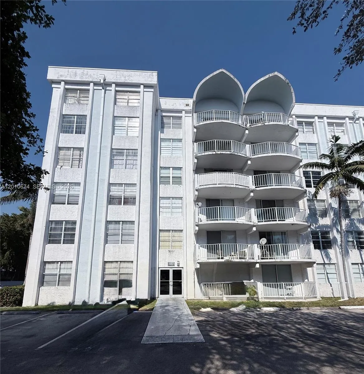 En Venta 482 NW 165th St Road A-307, Miami, FL 33169, Miami, FL 33169