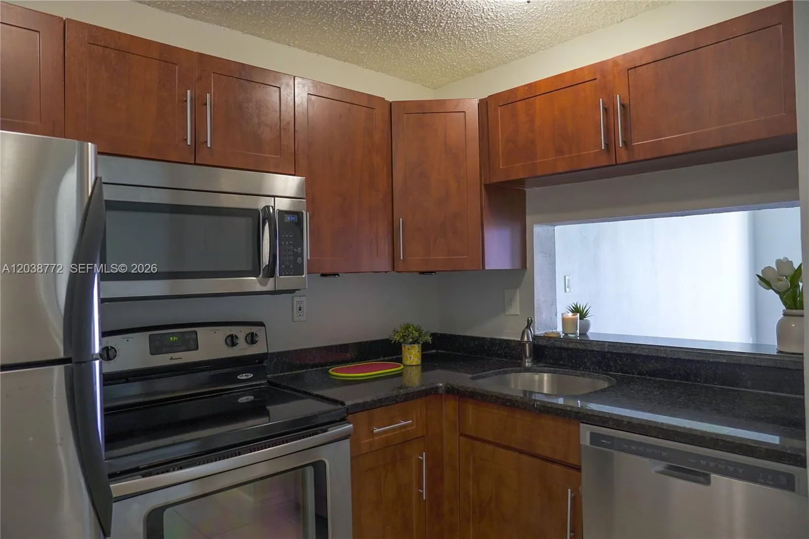 Foto de propiedad en 482 NW 165th St Road A504, Miami, FL 33169 Miami con MLS# 