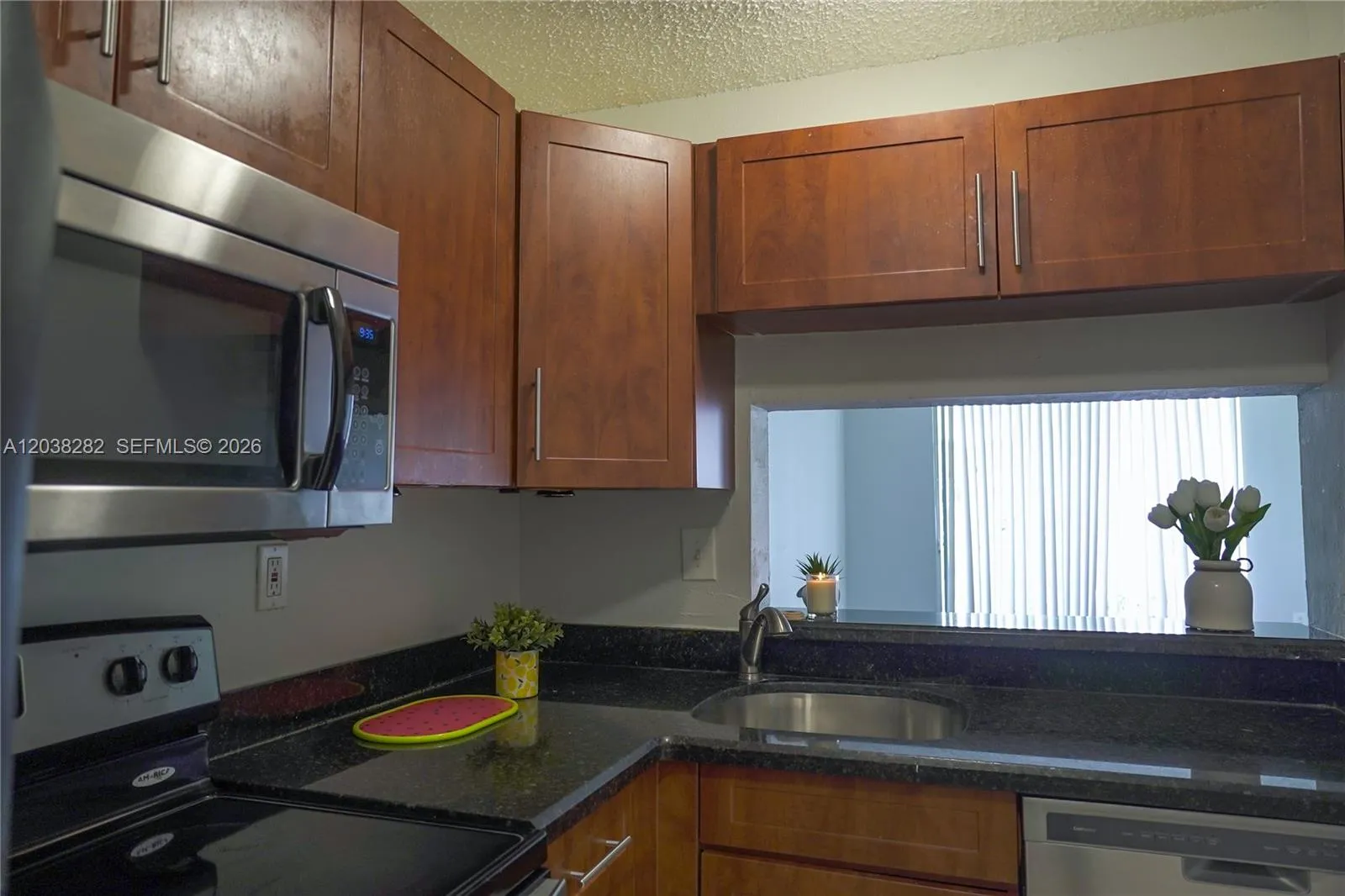 Foto de propiedad en 482 NW 165th St Road A504, Miami, FL 33169 Miami con MLS# 