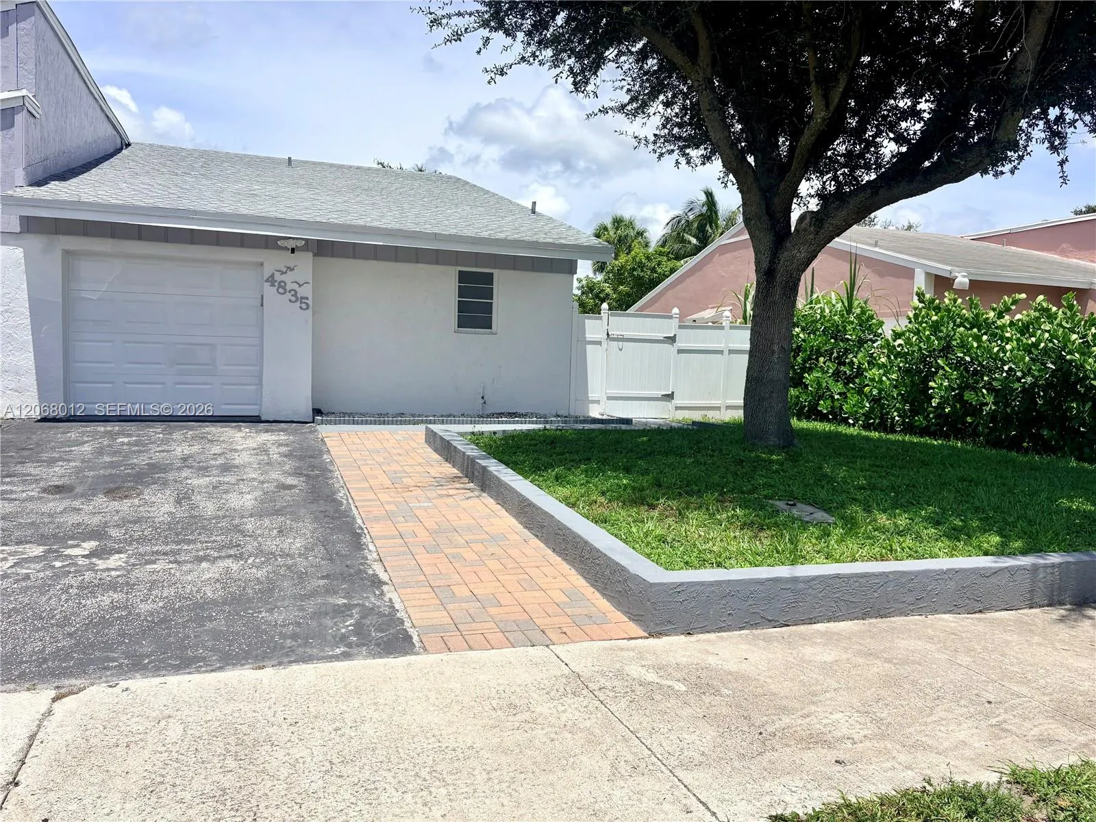 Foto de propiedad en 4835 NW 6th Court, Delray Beach, FL 33445 Delray Beach con MLS# 
