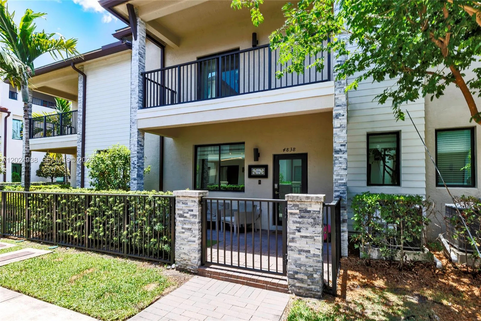 Vendido 4838 NW 83rd Parkway, Doral, FL 33166, Doral, FL 33166