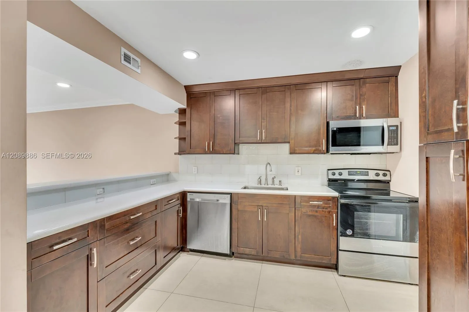 En Renta 4848 NW 24th Court 118, Lauderdale Lakes, FL 33313, Lauderdale Lakes, FL 33313