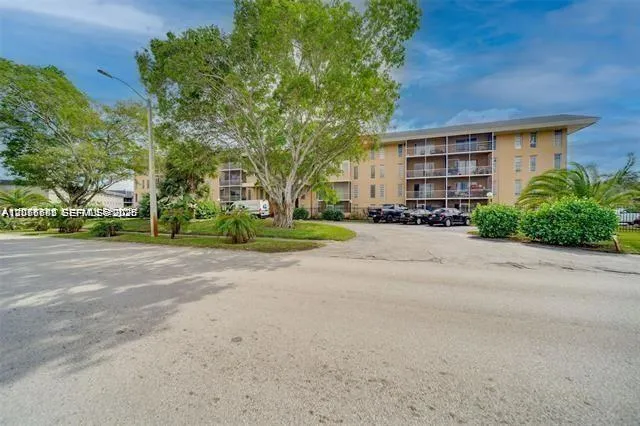 En Venta 4848 NW 24th Court 230, Lauderdale Lakes, FL 33313, Lauderdale Lakes, FL 33313