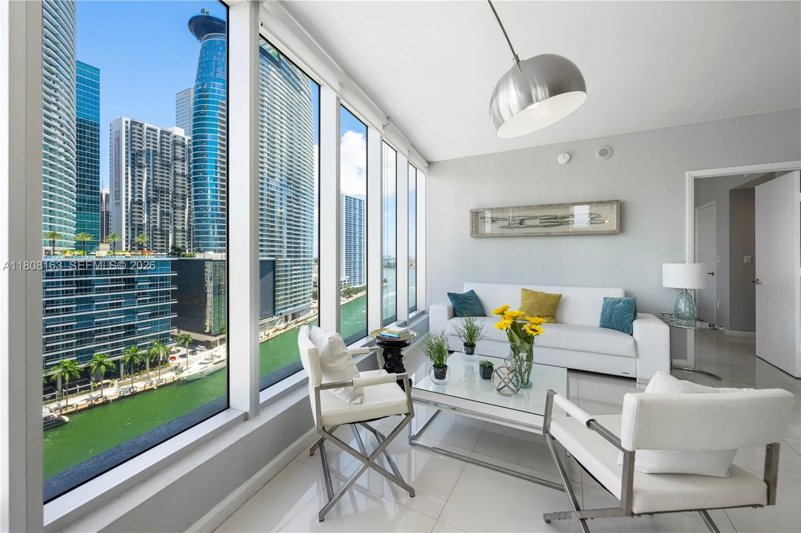 Foto de propiedad en 485 Brickell Avenue 1604, Miami, FL 33131 Miami con MLS# 