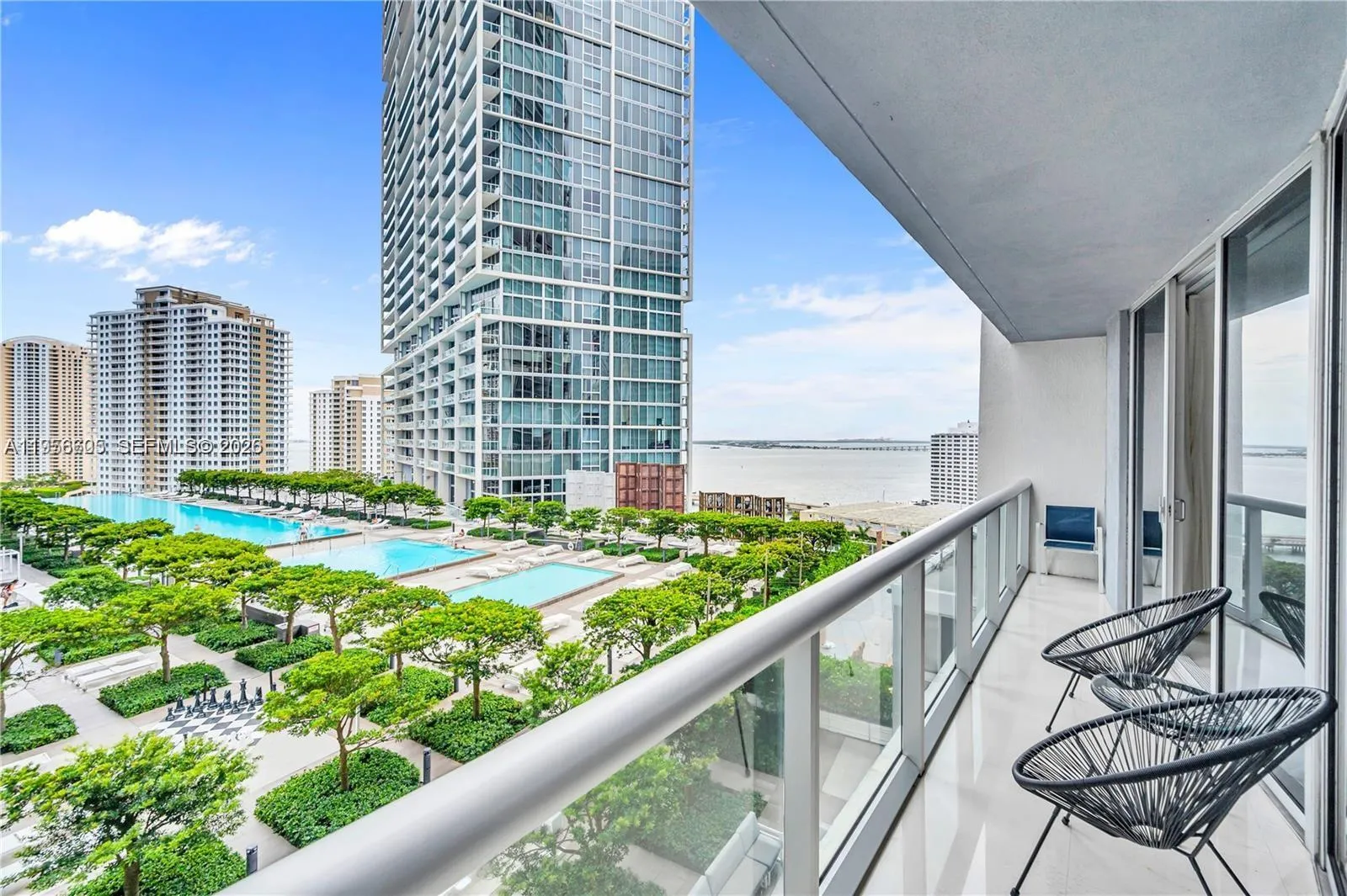 Foto de propiedad en 485 Brickell Avenue 1711, Miami, FL 33131 Miami con MLS# 