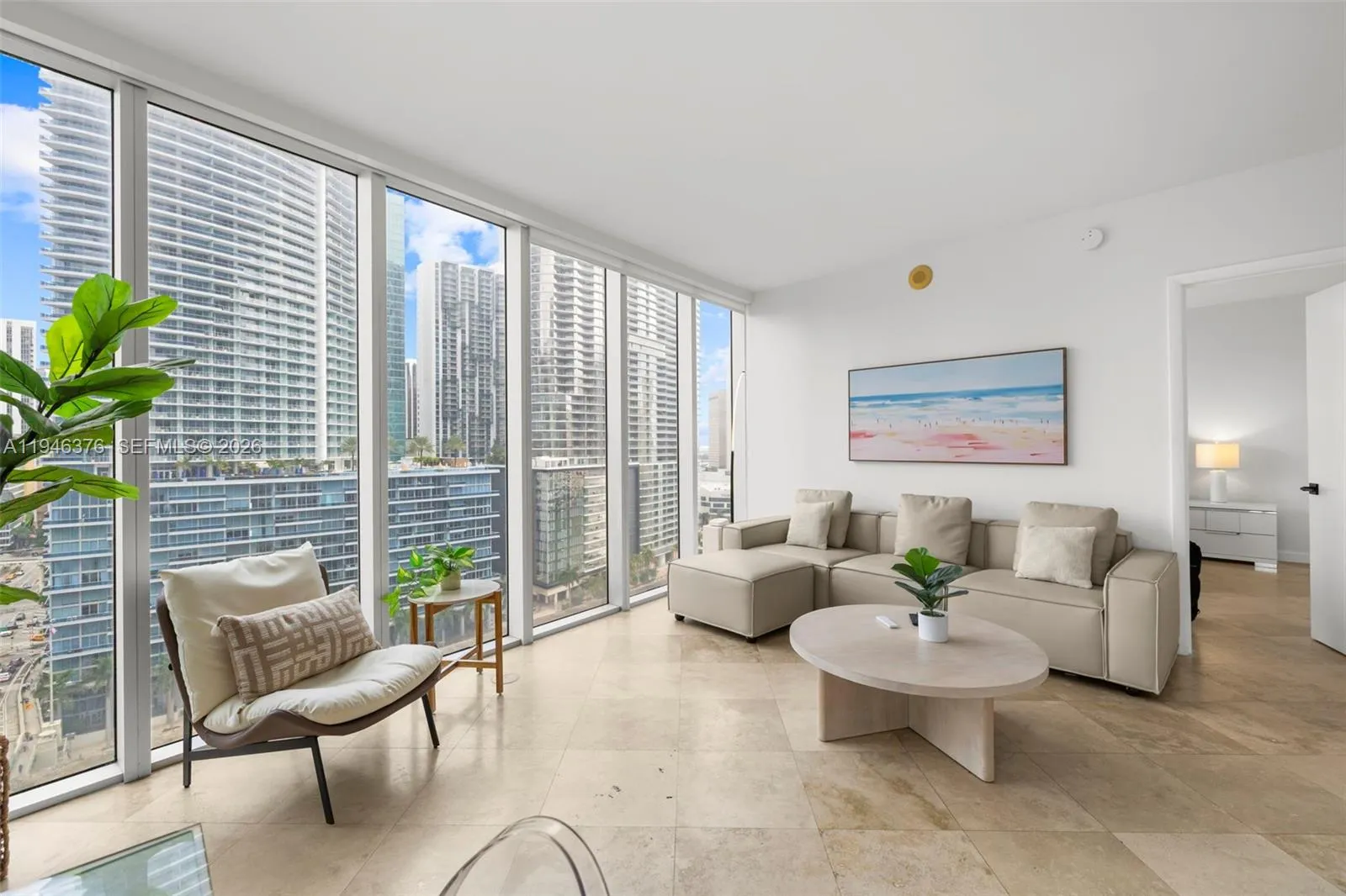 Foto de propiedad en 485 Brickell Avenue 1804, Miami, FL 33131 Miami con MLS# 