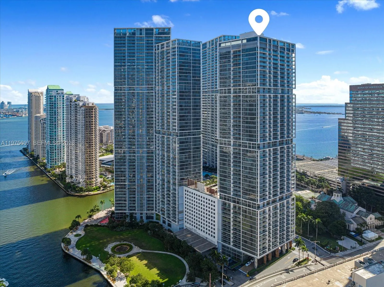 Foto de propiedad en 485 Brickell Avenue 1807, Miami, FL 33131 Miami con MLS# 