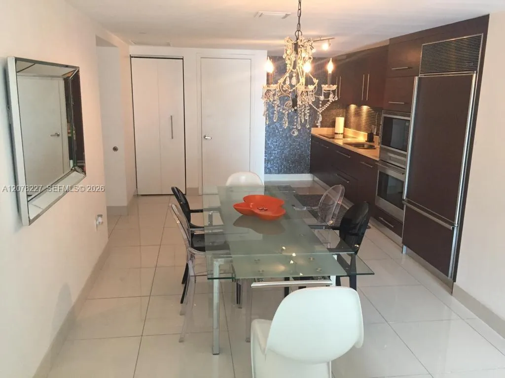 Foto de propiedad en 485 Brickell Avenue 1811, Miami, FL 33131 Miami con MLS# 