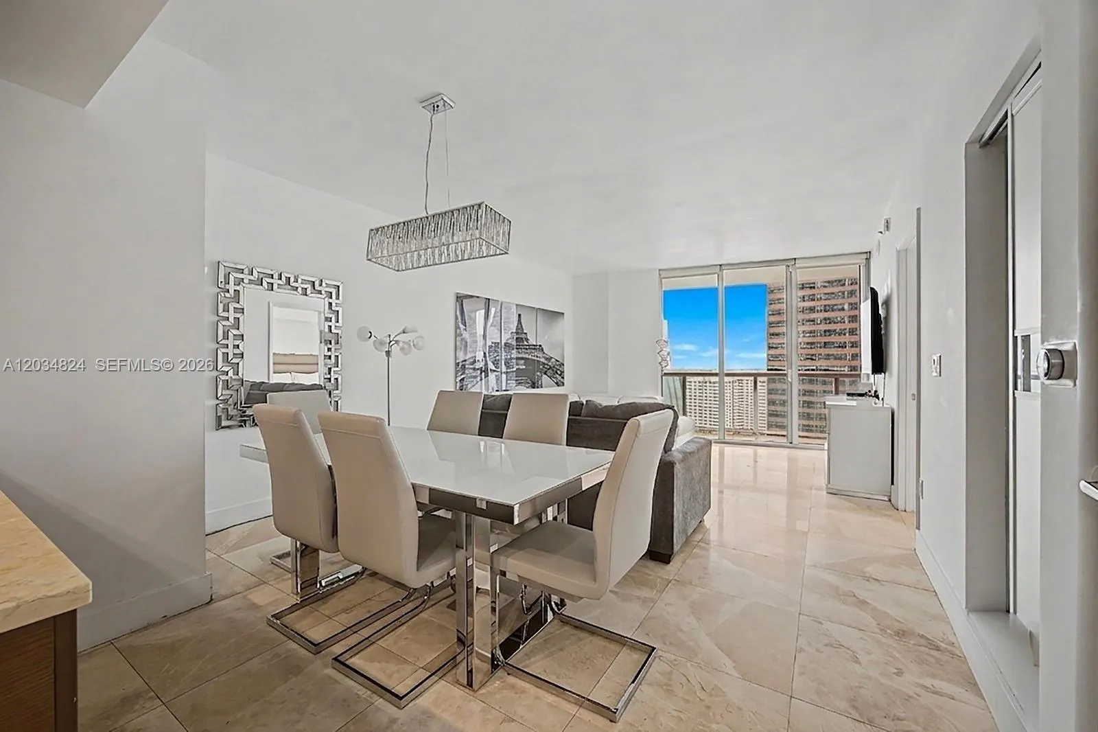 Foto de propiedad en 485 Brickell Avenue 2009, Miami, FL 33131 Miami con MLS# 