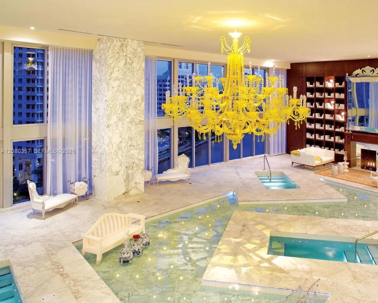 Foto de propiedad en 485 Brickell Avenue 2606, Miami, FL 33131 Miami con MLS# 
