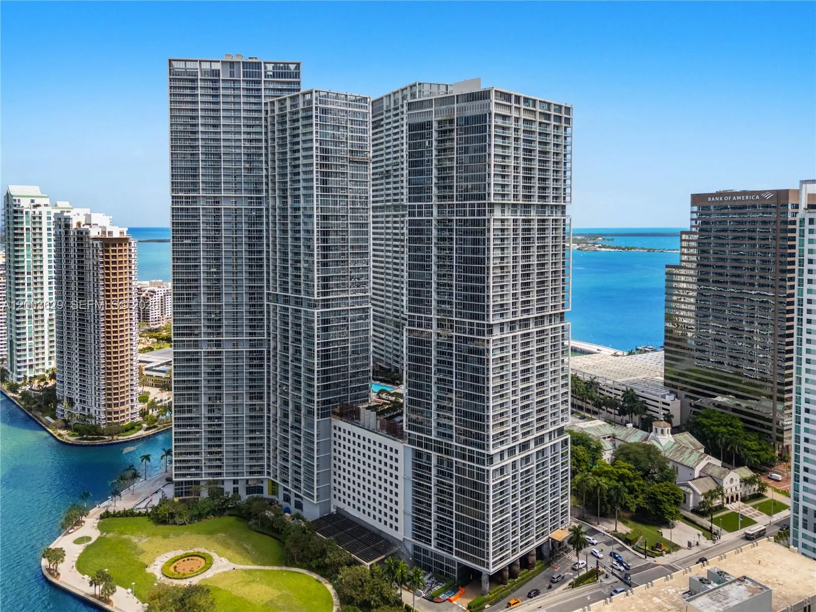 Foto de propiedad en 485 Brickell Avenue 4501, Miami, FL 33131 Miami con MLS# 