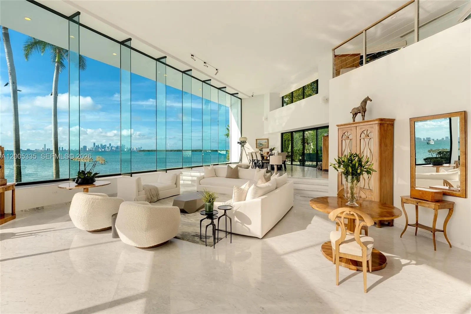 Foto de propiedad en 485 W Matheson Drive, Key Biscayne, FL 33149 Key Biscayne con MLS# 