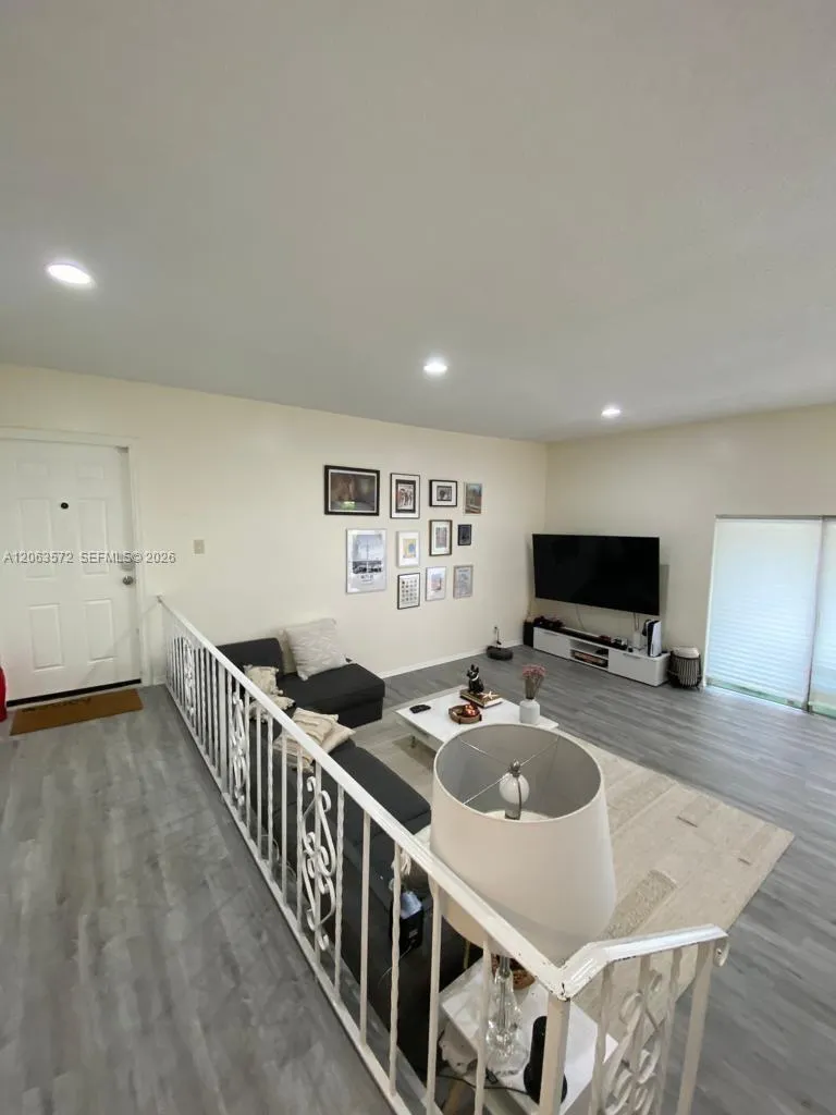 Foto de propiedad en 4850 SW 63rd Terrace 331, Davie, FL 33314 Davie con MLS# 