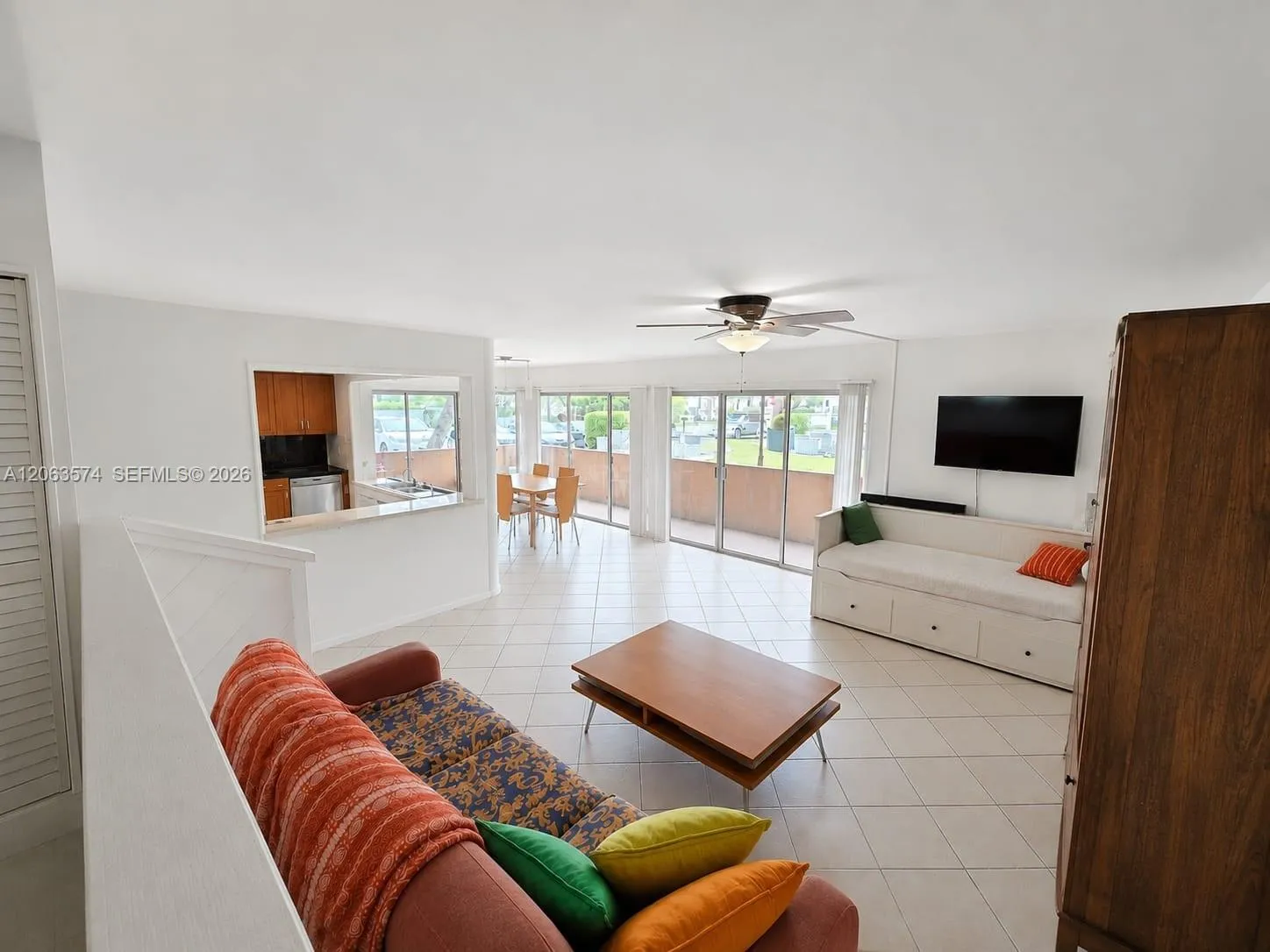 Foto de propiedad en 4850 SW 63rd Terrace 413, Davie, FL 33314 Davie con MLS# 