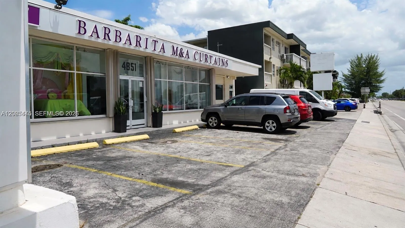 Foto de propiedad en 4851 E 8th Avenue, Hialeah, FL 33013 Hialeah con MLS# 