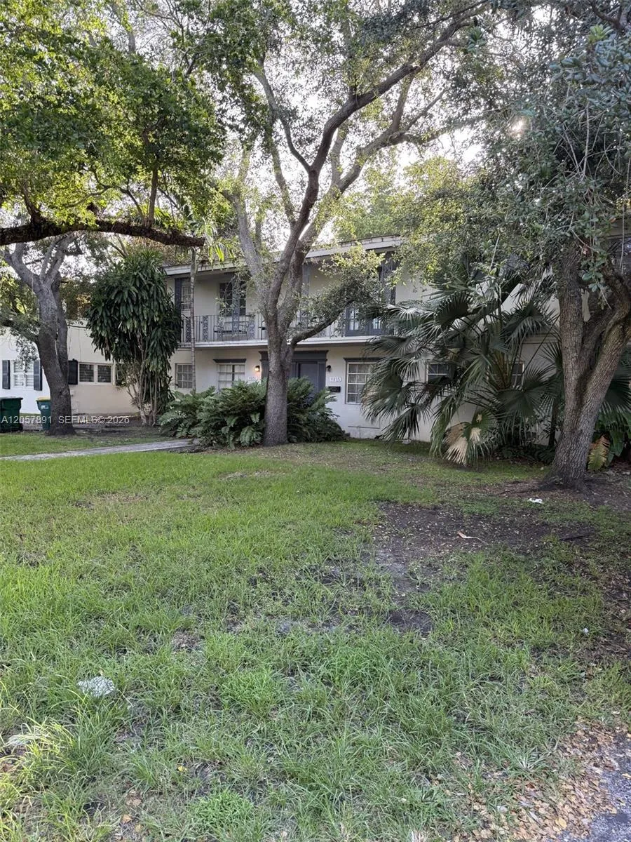 En Renta 4855 University Drive 4855, Coral Gables, FL 33146, Coral Gables, FL 33146