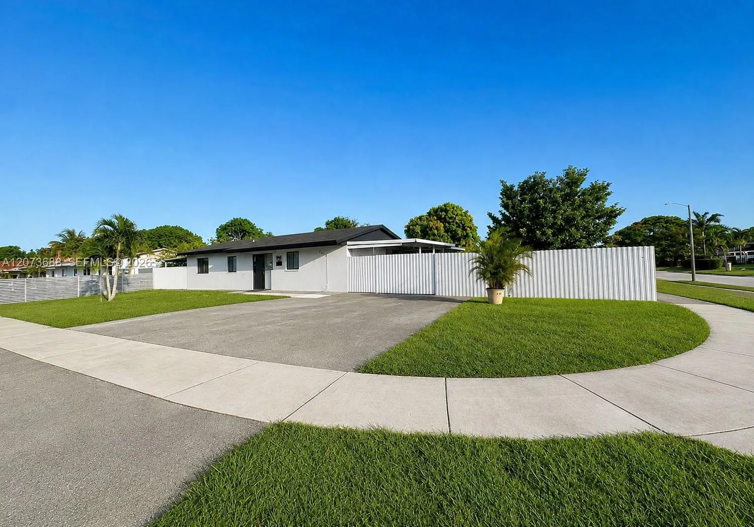 En Venta 4860 NW 190th Street, Miami Gardens, FL 33055, Miami Gardens, FL 33055