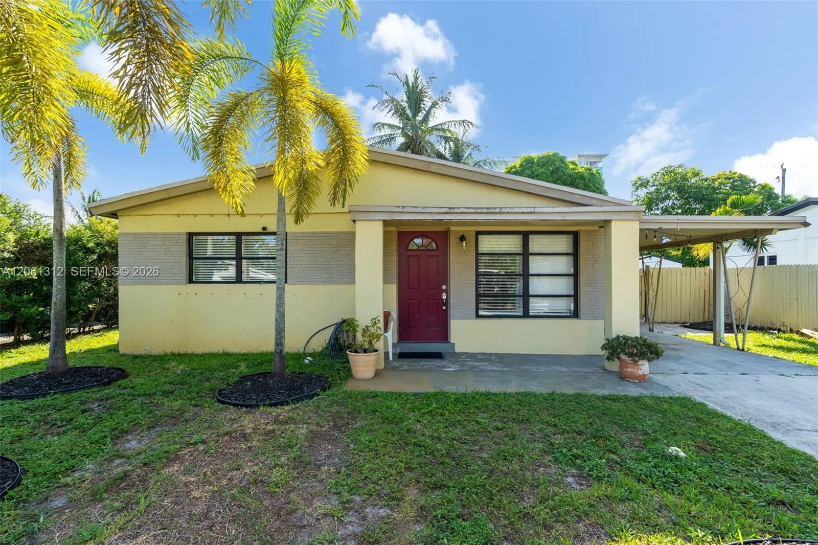 Foto de propiedad en 4873 SW 44th Terrace, Dania Beach, FL 33314 Dania Beach con MLS# 