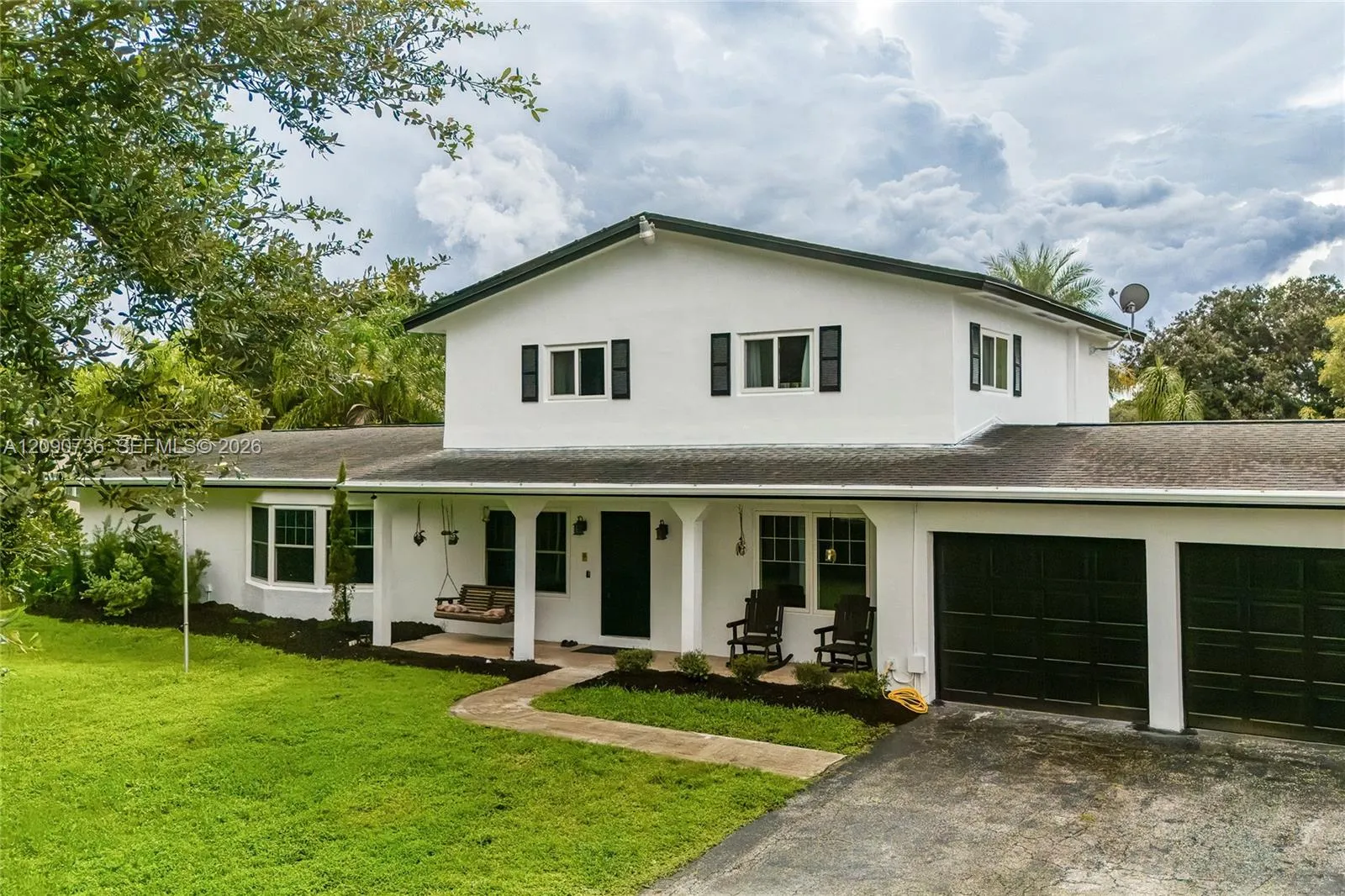 Foto de propiedad en 4875 SW 163rd Avenue, Southwest Ranches, FL 33331 Southwest Ranches con MLS# 