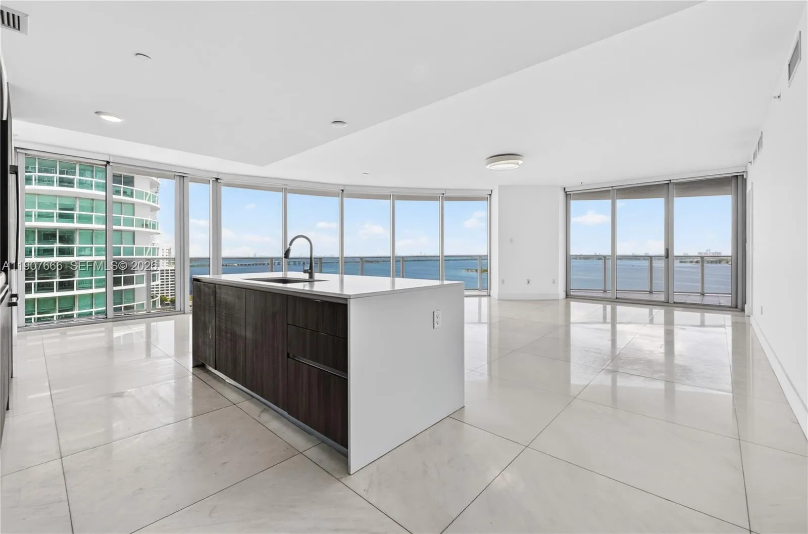 Foto de propiedad en 488 NE 18th Street 1815, Miami, FL 33132 Miami con MLS#