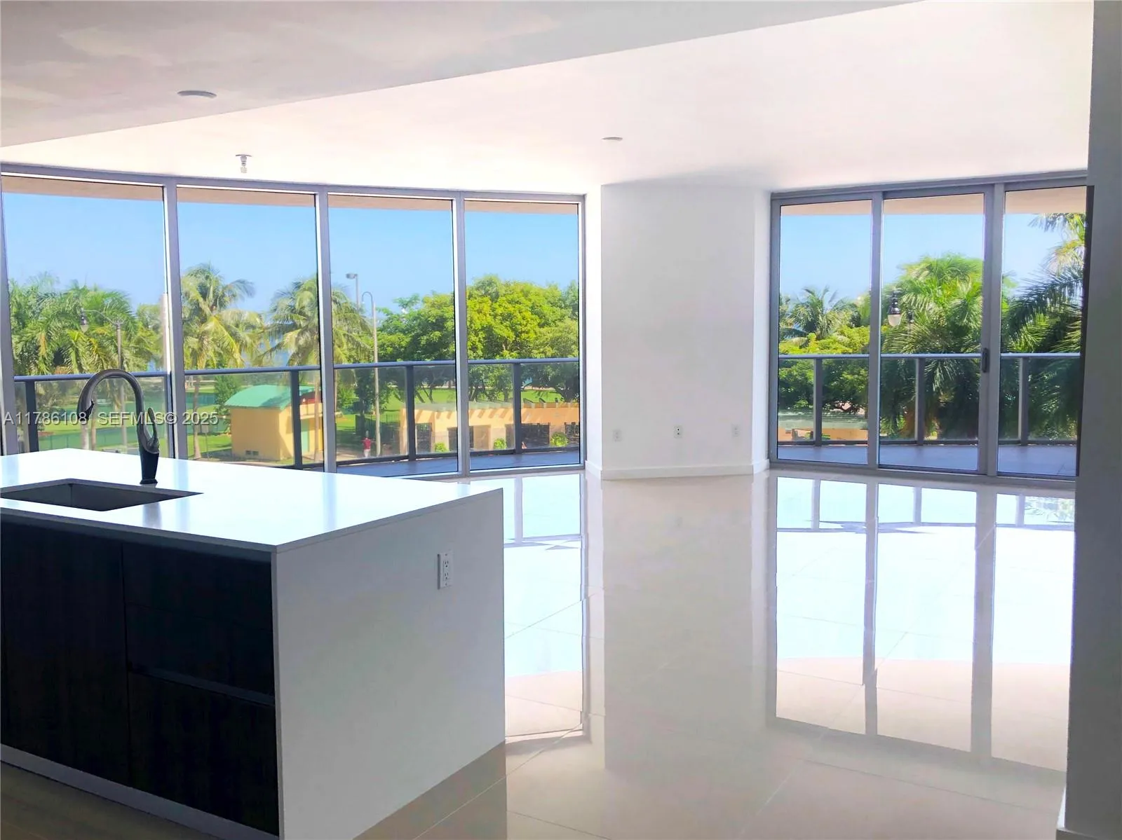 Foto de propiedad en 488 NE 18th Street 215, Miami, FL 33132 Miami con MLS# 