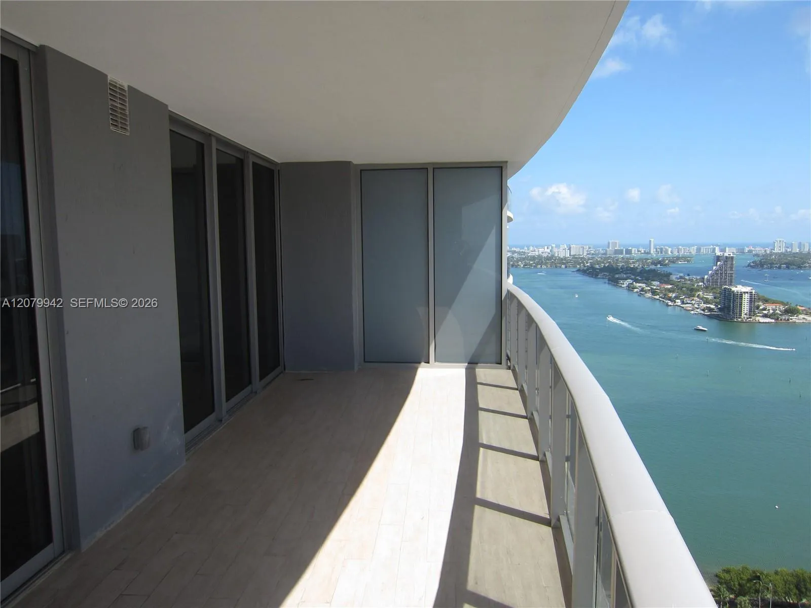 Foto de propiedad en 488 NE 18th Street 3404, Miami, FL 33132 Miami con MLS# 