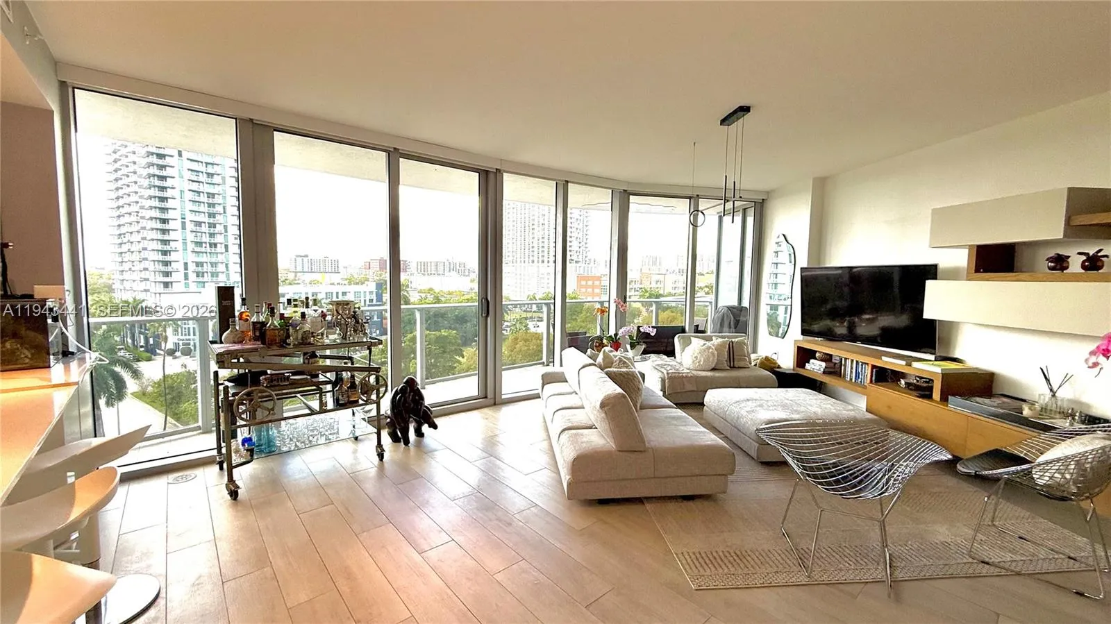 Foto de propiedad en 488 NE 18th Street 700, Miami, FL 33132 Miami con MLS# 