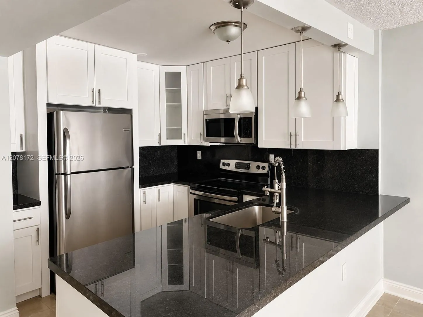En Venta 488 NW 165th St Road B-112, Miami, FL 33169, Miami, FL 33169