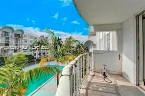 En Renta 488 NW 165th St Road B-412, Miami, FL 33169, Miami, FL 33169