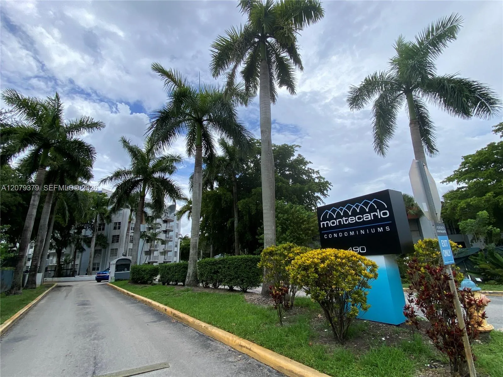 En Renta 488 NW 165th St Road B-415, Miami, FL 33169, Miami, FL 33169