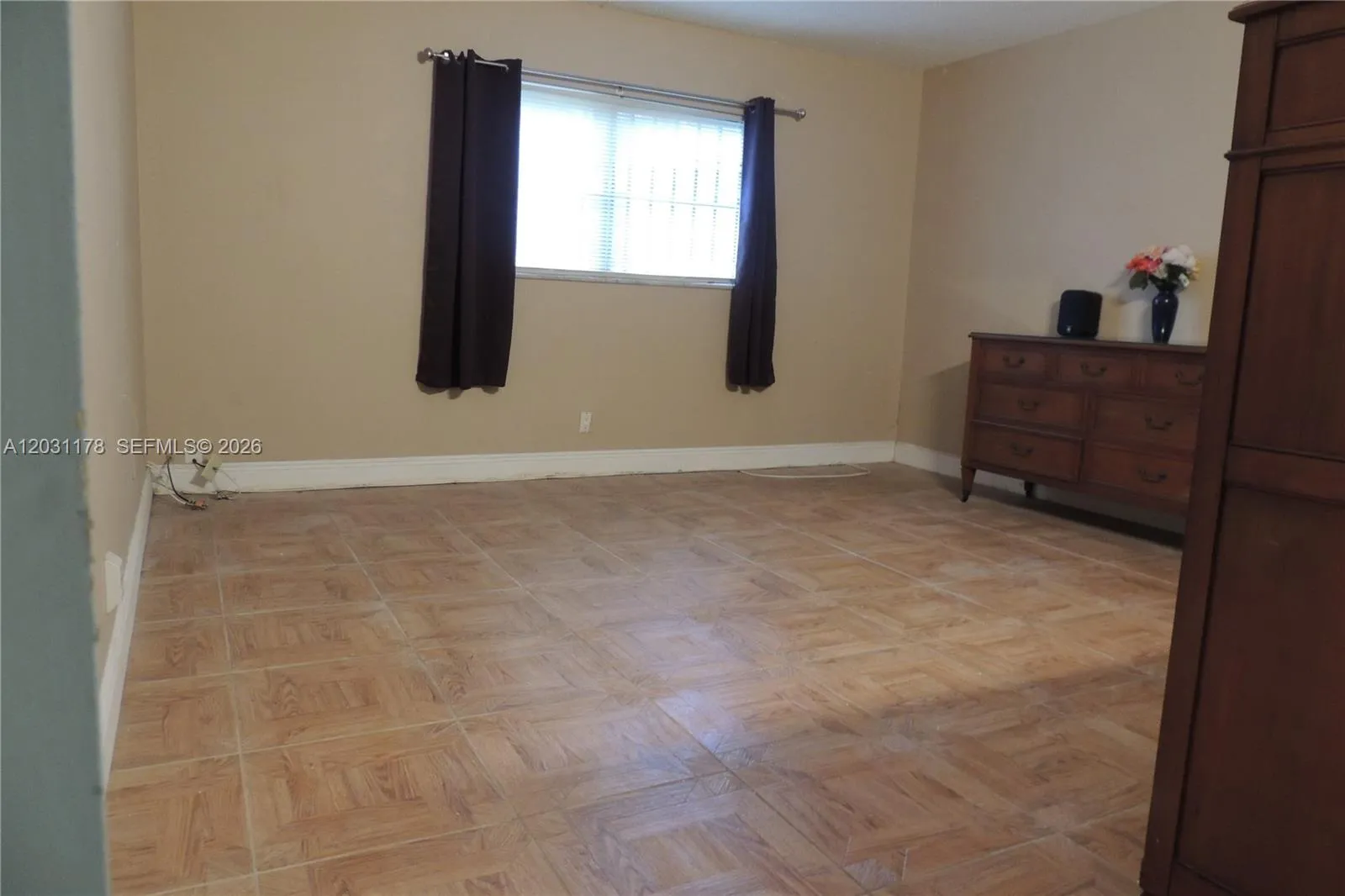 Foto de propiedad en 4880 NW 22nd Street 107, Lauderhill, FL 33313 Lauderhill con MLS# 
