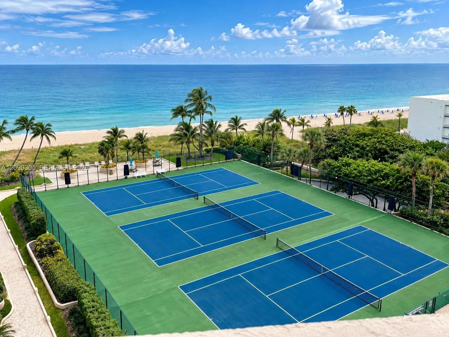 En Venta 4900 N Ocean Boulevard 1011, Lauderdale-By-The-Sea, FL 33308, Lauderdale-By-The-Sea, FL 33308